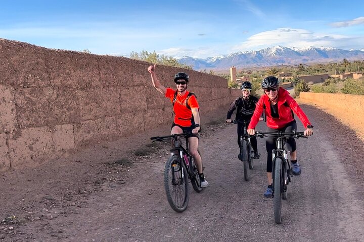 Outdoor cycling group exploring Skoura trails near Bassatine Skoura eco-hotel